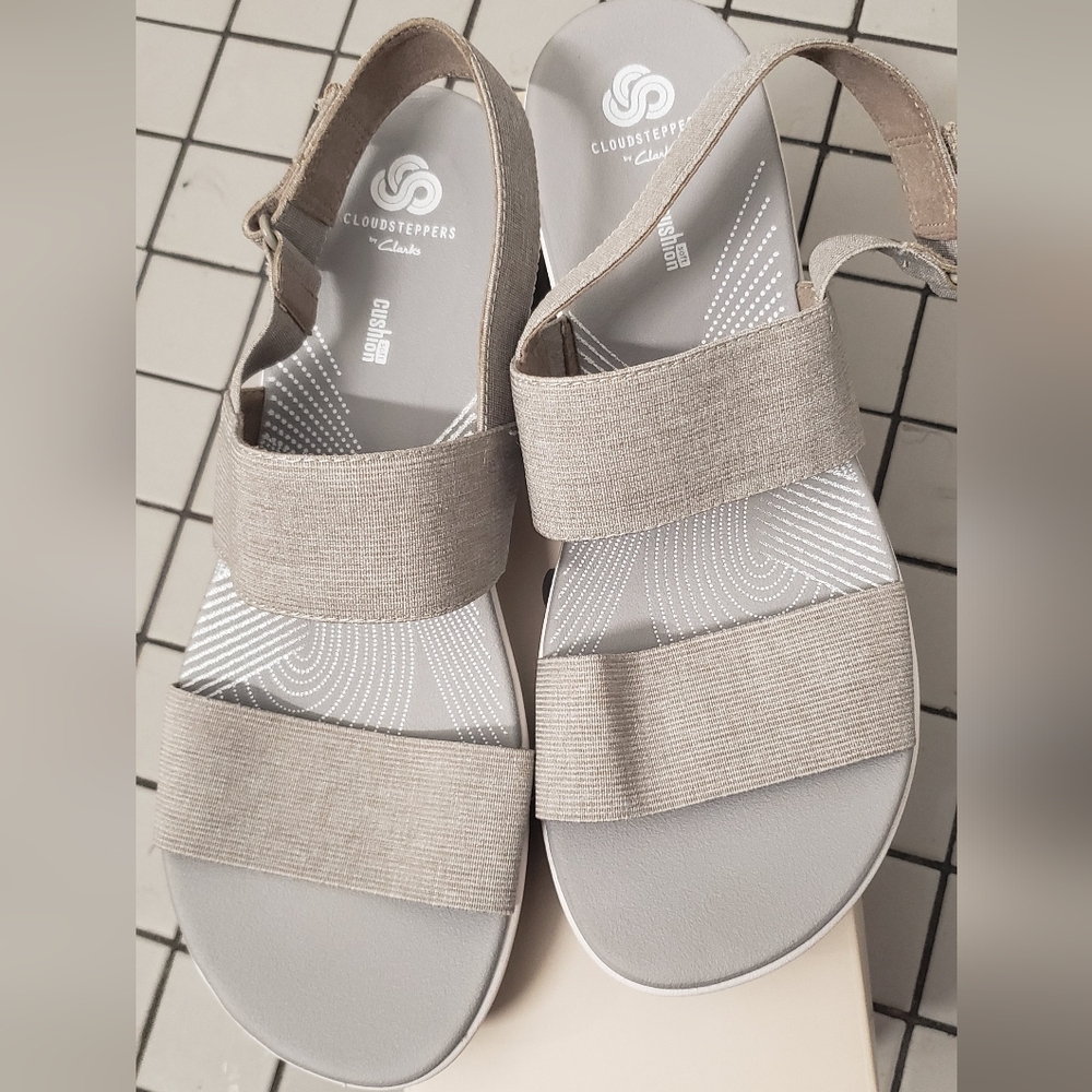 Cloudsteppers by Clarks Gray Sandals. White Soles. Minimalist Design. 10. Nwot